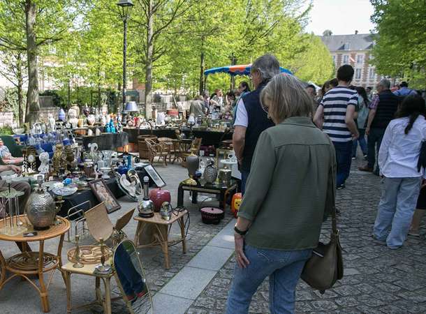 Appel à candidatures - Commerces ambulants de restauration - Les puces amiénoises special Noël - Session 2025 © Noémie Laval Appel à candidatures - Commerces ambulants de restauration - Les puces amiénoises special Noël - Session 2025 © Noémie Laval