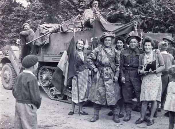 75e anniversaire de la Libération d’Amiens, samedi 31 août et dimanche 1er septembre © Archives municipales et communautaires d’Amiens 75e anniversaire de la Libération d’Amiens, samedi 31 août et dimanche 1er septembre © Archives municipales et communautaires d’Amiens