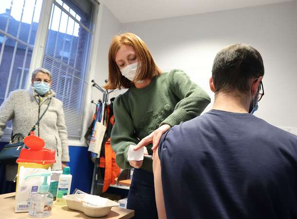 La vaccination anti-covid se poursuit jusqu'à la fin janvier à la Maison Prévention Santé + journée de tests PCR gratuits + tests salivaires seront proposés pour les enfants le 23/12 © Laurent Rousselin / Amiens Métropole La vaccination anti-covid se poursuit jusqu'à la fin janvier à la Maison Prévention Santé + journée de tests PCR gratuits + tests salivaires seront proposés pour les enfants le 23/12 © Laurent Rousselin / Amiens Métropole