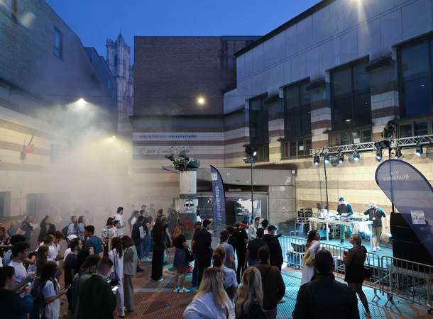 Fête de la musique : un formulaire à remplir pour les commerçants qui souhaitent organiser des concerts sur la voie publique © Laurent Rousselin Fête de la musique : un formulaire à remplir pour les commerçants qui souhaitent organiser des concerts sur la voie publique © Laurent Rousselin