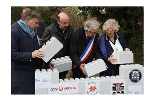 Pose de la 1ère pierre de la station d’épuration Saint-Fuscien – Sains-en-Amiénois © Christopher Leger Pose de la 1ère pierre de la station d’épuration Saint-Fuscien – Sains-en-Amiénois © Christopher Leger