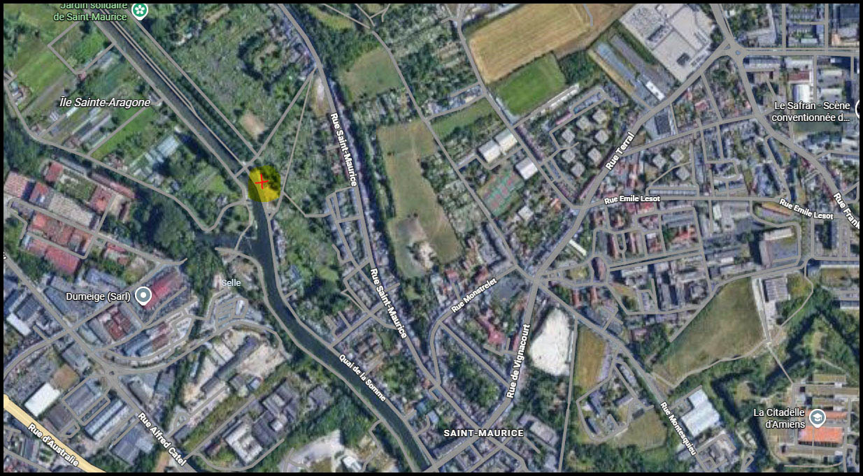 Travaux d'aménagement d'un square ludique, quai de la Somme à Amiens © Google Maps