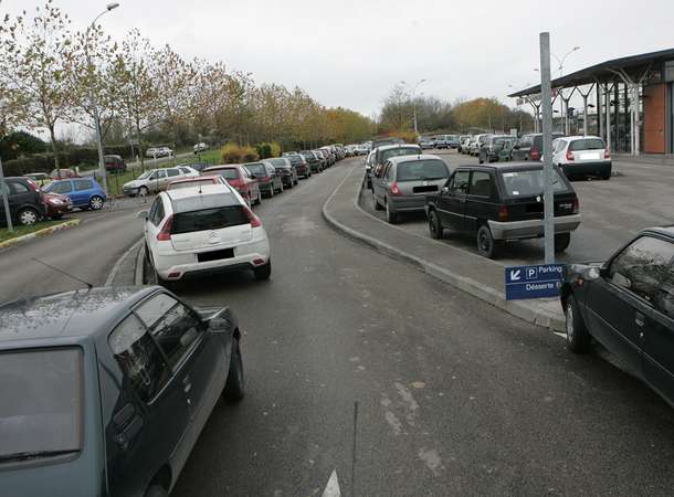 Travaux de modernisation du parking de la gare de Longueau visant à améliorer les conditions de stationnement © Laurent Rousselin