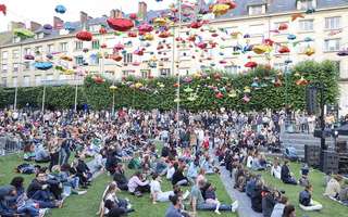 Travaux place Gambetta pour la création de massifs béton  © Laurent Rousselin Travaux place Gambetta pour la création de massifs béton  © Laurent Rousselin