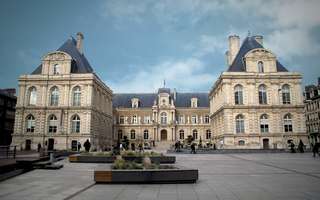 Fermeture au public pour réunions de service