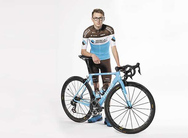 Dans la roue de Clément Chevrier © AG2R Dans la roue de Clément Chevrier © AG2R