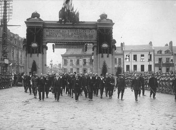 Lumières d’une paix retrouvée 1 © Archives municipales et communautaires d'Amiens Lumières d’une paix retrouvée 1 © Archives municipales et communautaires d'Amiens