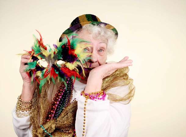 Ils dansent au bal masqué © iStock Ils dansent au bal masqué © iStock