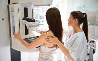 Cancer du sein : dépister à temps  © Getty Images Cancer du sein : dépister à temps  © Getty Images