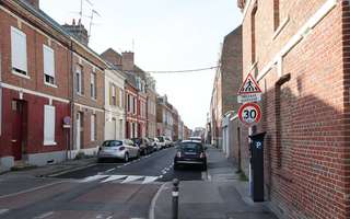 Les grands axes à 50 km/h, les quartiers à 30  © Laurent Rousselin / Amiens Métropole Les grands axes à 50 km/h, les quartiers à 30  © Laurent Rousselin / Amiens Métropole