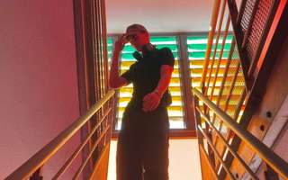 Sur la bonne fréquence  © Vickimicks Sur la bonne fréquence  © Vickimicks