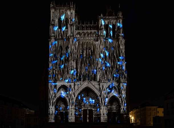 Dedans comme dehors, une cathédrale de couleurs © Laurent Rousselin / Amiens Métropole