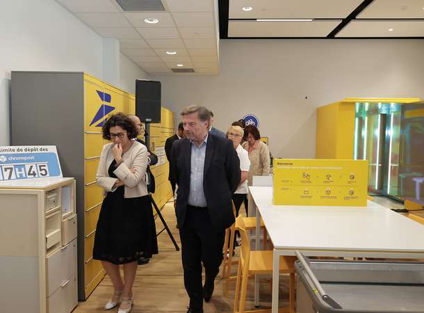 La Poste fait peau neuve © Laurent Rousselin La Poste fait peau neuve © Laurent Rousselin