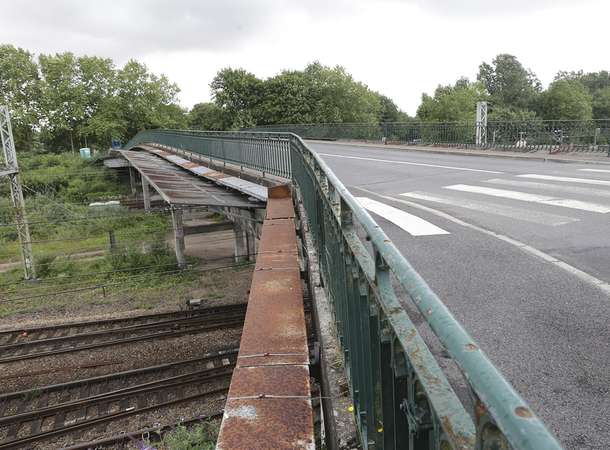 Le pont de Longeau-Cagny : fermé pour travaux © Laurent Rousselin Le pont de Longeau-Cagny : fermé pour travaux © Laurent Rousselin