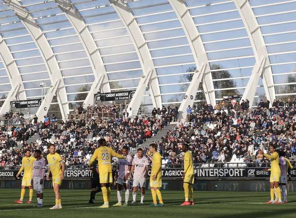 Première d’Alain Pochat à domicile © Laurent Rousselin