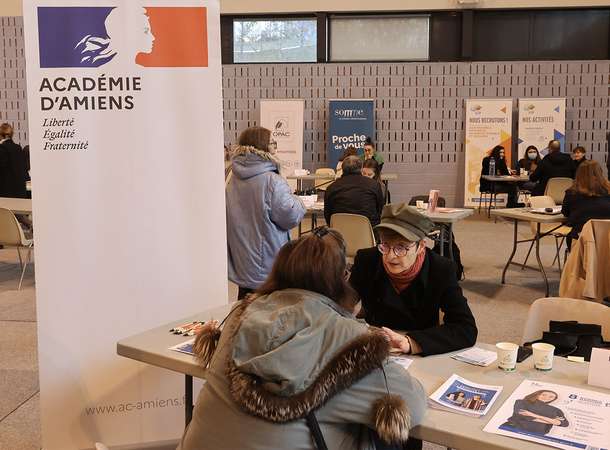 L'Éducation nationale recrute © Laurent Rousselin