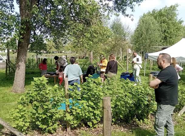 Une fête bien fagotée © D.R.