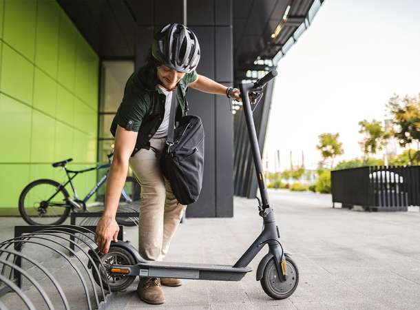 Casque obligatoire à trottinette à partir du 25 mai © Getty Images