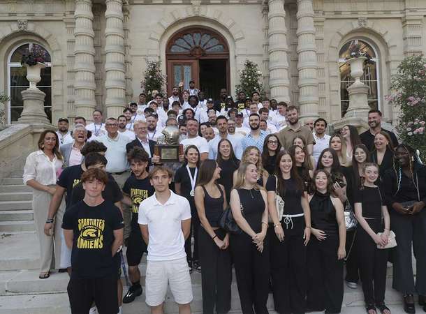 Les Spartiates en grande pompe © Laurent Rousselin