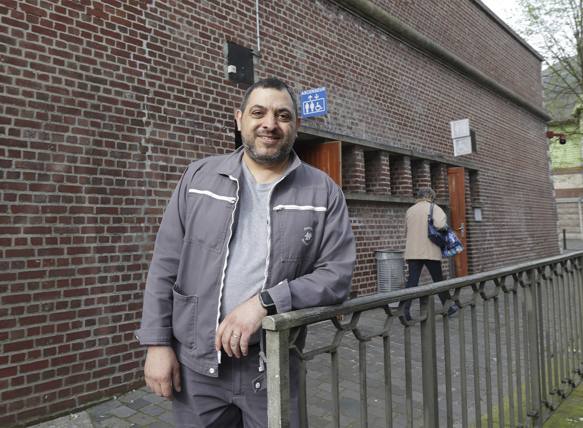Ne pas se priver des toilettes publiques - Esmain © Laurent Rousselin