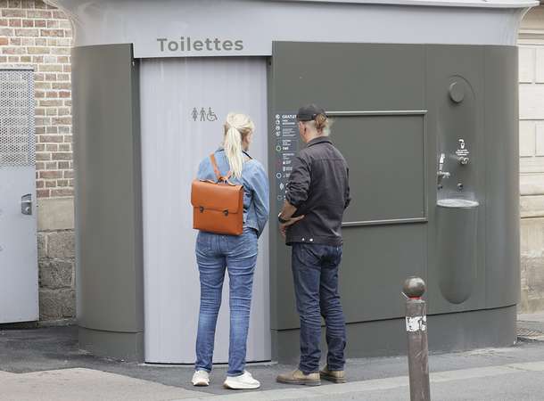 Ne pas se priver des toilettes publiques © Laurent Rousselin