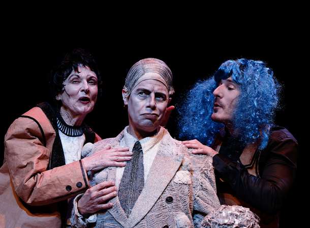 La présidence, tout un spectacle ! © Élie Benzekri