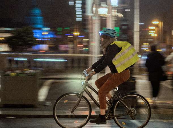 Vélo, Trotti : voir et être vu la nuit © Getty images