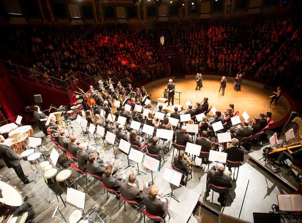 Bien entourés pour la nouvelle année © Laurent Rousselin-Amiens Métropole Bien entourés pour la nouvelle année © Laurent Rousselin-Amiens Métropole