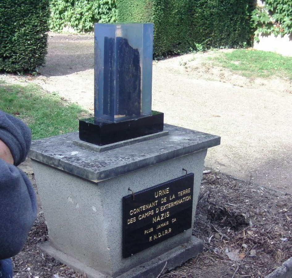 Le poteau des fusillés 2 © D.R.