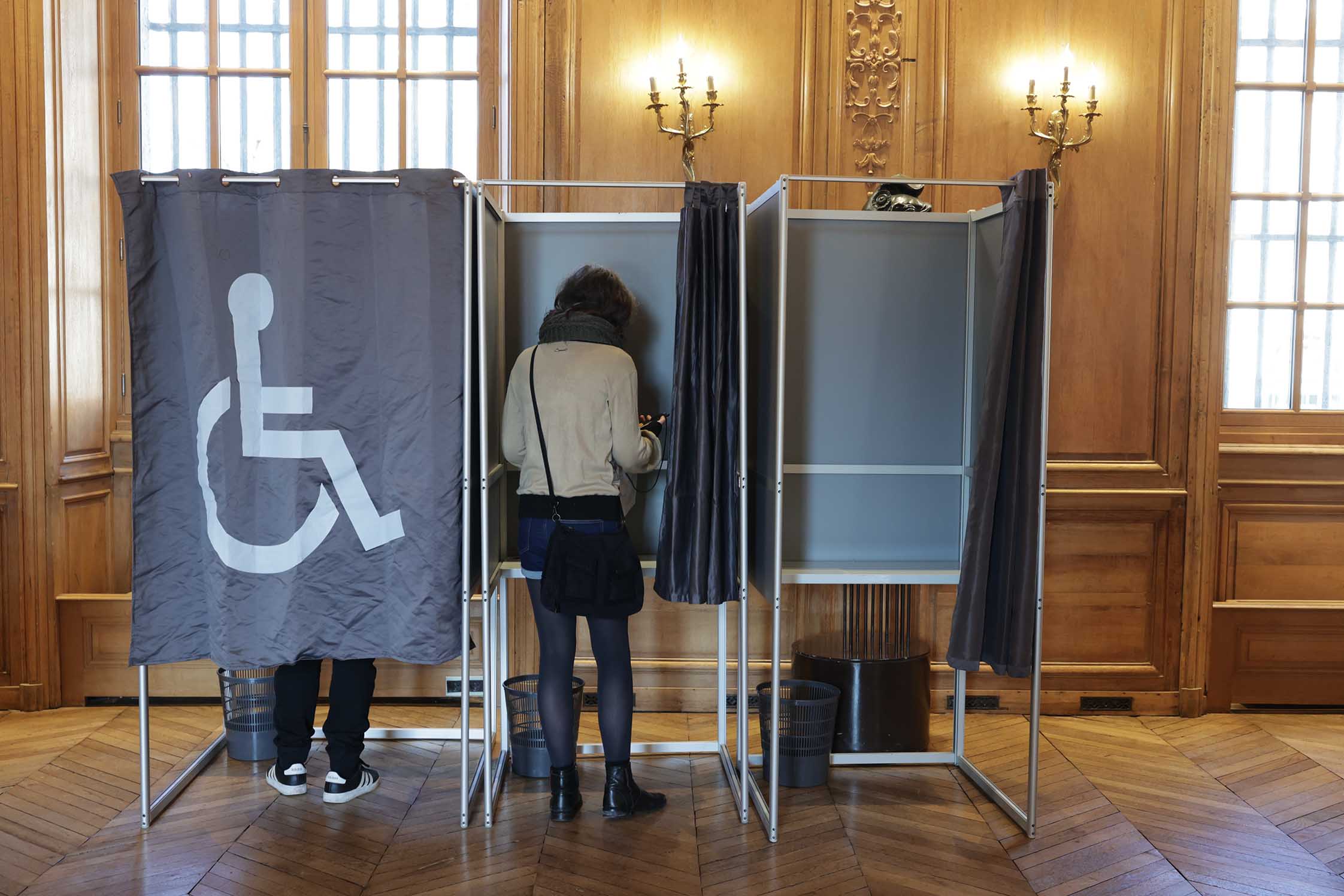 Des solutions utiles au quotidien - Les élections 03 © Laurent Rousselin