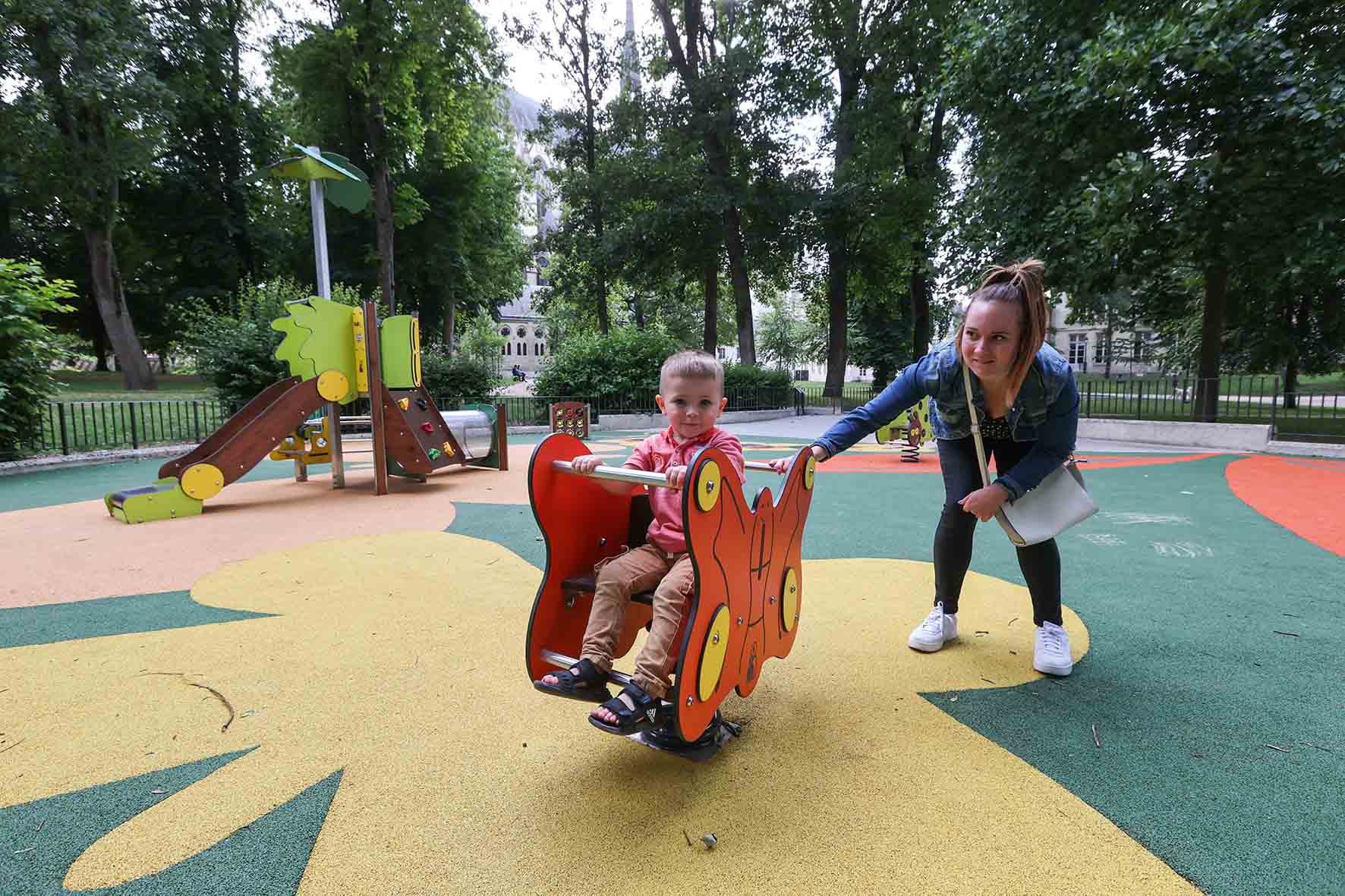 Ecoles / aires de jeux 05 © Laurent Rousselin