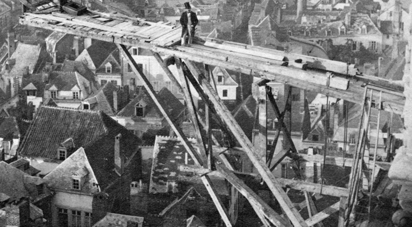 Echafaudage mis en place à l’occasion de la restauration de la cathédrale d’Amiens, XIXe siècle © Archives municipales et communautaires d'Amiens_10Z3957