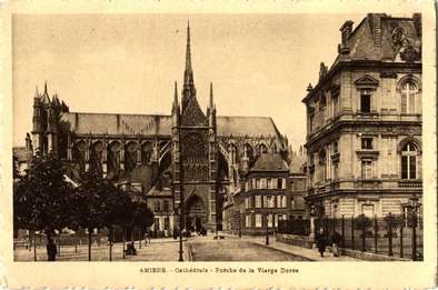 Vue du portail de la vierge dorée © Archives municipales et communautaires d'Amiens_15Fi50