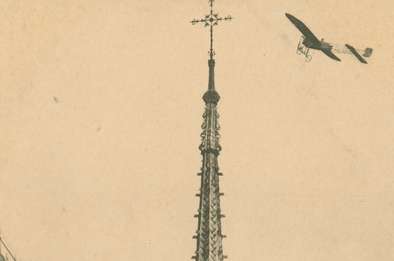 Souvenirs du Circuit de l'Est à la Cathédrale d'Amiens, Elie Mollien est le 1er aviateur à boucler la flèche de la cathédrale le 16 août 1910 © Archives municipales et communautaires d'Amiens_10Z3450