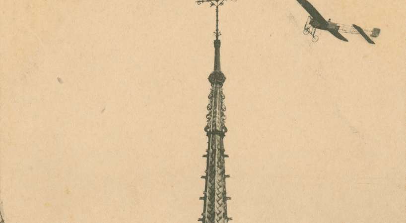 Souvenirs du Circuit de l'Est à la Cathédrale d'Amiens, Elie Mollien est le 1er aviateur à boucler la flèche de la cathédrale le 16 août 1910 © Archives municipales et communautaires d'Amiens_10Z3450 Souvenirs du Circuit de l'Est à la Cathédrale d'Amiens, Elie Mollien est le 1er aviateur à boucler la flèche de la cathédrale le 16 août 1910 © Archives municipales et communautaires d'Amiens_10Z3450