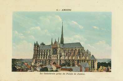 Vue de la Cathédrale d'Amiens prise depuis le palais de justice © Archives municipales et communautaires d'Amiens_10Z2820