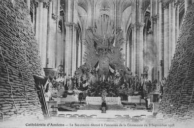 Cérémonie du 8 septembre 1918 à la cathédrale Notre-Dame d'Amiens © Archives municipales et communautaires d'Amiens_11Z364