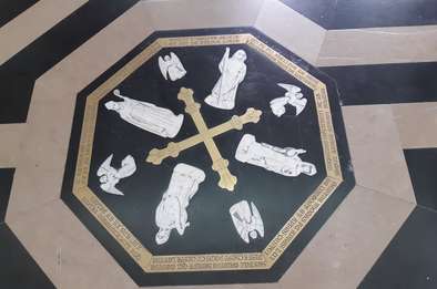 Pierre centrale du labyrinthe de la cathédrale Notre-Dame d'Amiens, 22 août 2020 © Archives municipales et communautaires d'Amiens_31Fi576