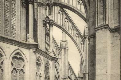 Vue des arcs-boutants de l'abside de la cathédrale Notre-Dame d’Amiens © Archives municipales et communautaires d'Amiens_15Fi56
