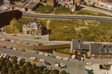 Photographie des quartiers Saint-Leu, Saint-Pierre et Nord vus depuis la cathédrale Notre-Dame d’Amiens  © Archives municipales et communautaires d'Amiens_11Z1030