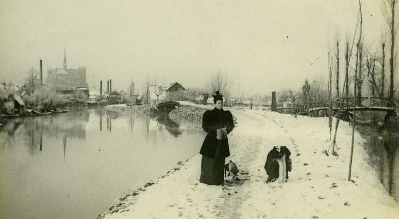 Vue de la Cathédrale enneigée depuis le chemin de Halage © Archives municipales et communautaires d'Amiens_10Z3172 Vue de la Cathédrale enneigée depuis le chemin de Halage © Archives municipales et communautaires d'Amiens_10Z3172
