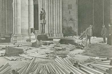 Démontage de l'orgue de la Cathédrale par les sapeurs-pompiers d'Amiens en 1918 © Archives municipales d'Amiens_11Z33