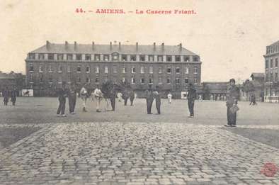 Place d'Arme de la caserne Friant (sans date) © Archives municipale et communautaires d'Amiens_10Z251