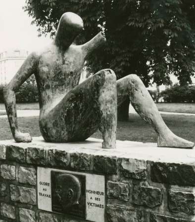 Monument aux victimes du travail © Archives municipales et communautaires d'Amiens_6Fi1185