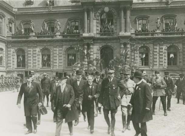 visite officielle du président de la République Raymond Poincaré, à Amiens, le 13 juillet 1919. Archives municipales et communautaires d'Amiens, 11Z137 visite officielle du président de la République Raymond Poincaré, à Amiens, le 13 juillet 1919. Archives municipales et communautaires d'Amiens, 11Z137