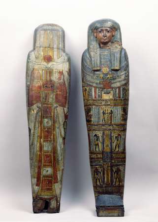 Cercueils et momie de Setjaimengaou © Hugo Maertens - Musée de Picardie