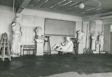 Ecole des Beaux-Arts, janvier 1968, Amiens, Archives municipales et communautaires, 11 Fi 1198 © Archives municipales et communautaires d’Amiens Métropole. Ecole des Beaux-Arts, janvier 1968, Amiens, Archives municipales et communautaires, 11 Fi 1198 © Archives municipales et communautaires d’Amiens Métropole.