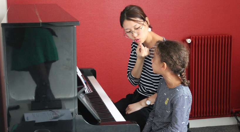 La professeure de chant de l'espace culturel Picasso : Jiayu Yao La professeure de chant de l'espace culturel Picasso : Jiayu Yao