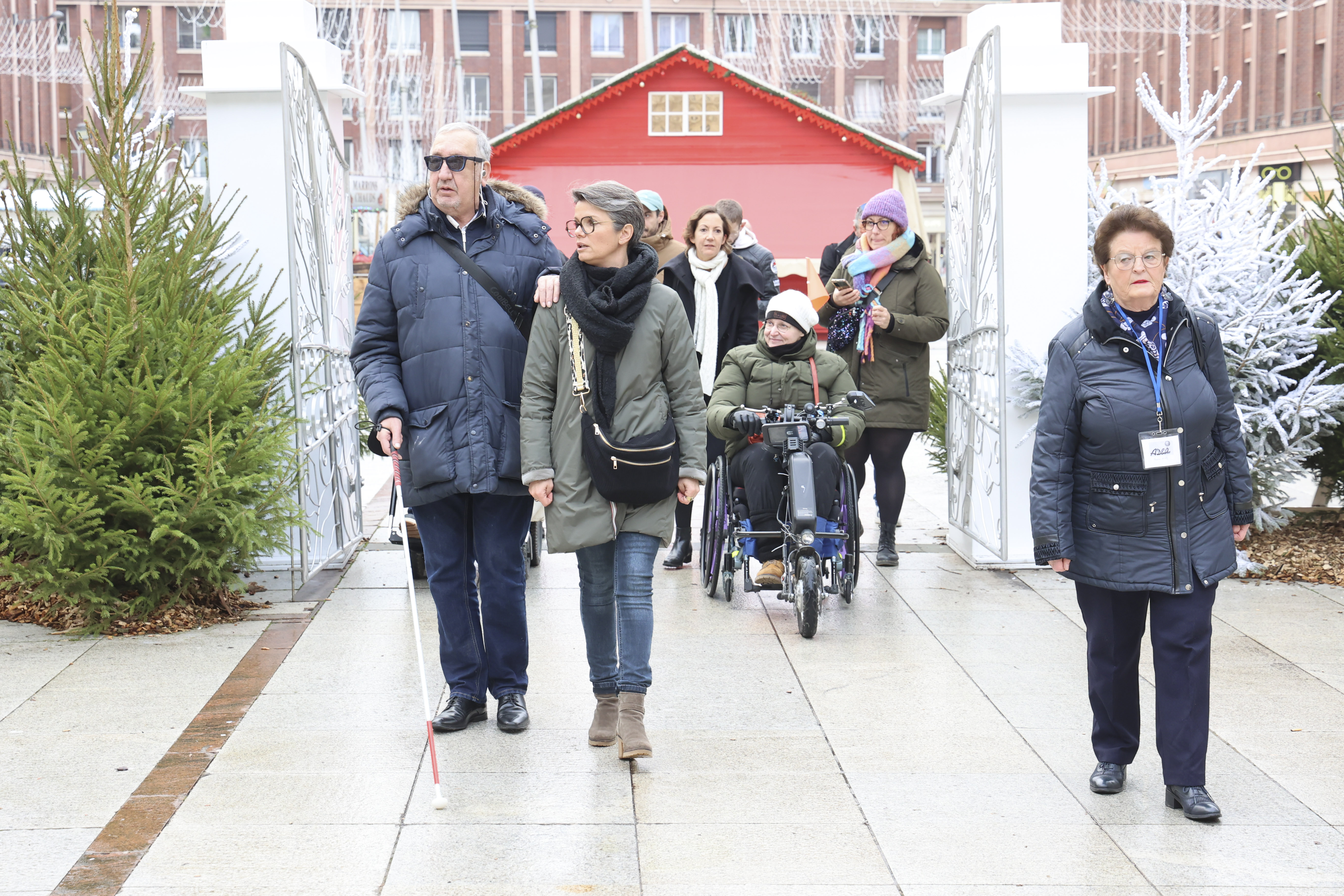 La mission accessibilité sur le marché de Noël le 15 décembre. © Laurent Rousselin